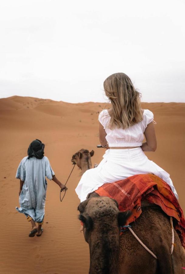 Sahara Luxury Tented Camp Мерцуга Екстериор снимка