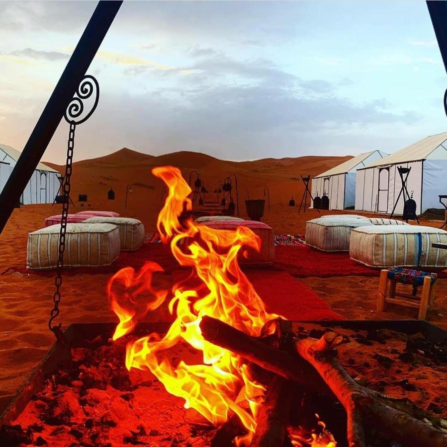 Sahara Luxury Tented Camp Мерцуга Екстериор снимка