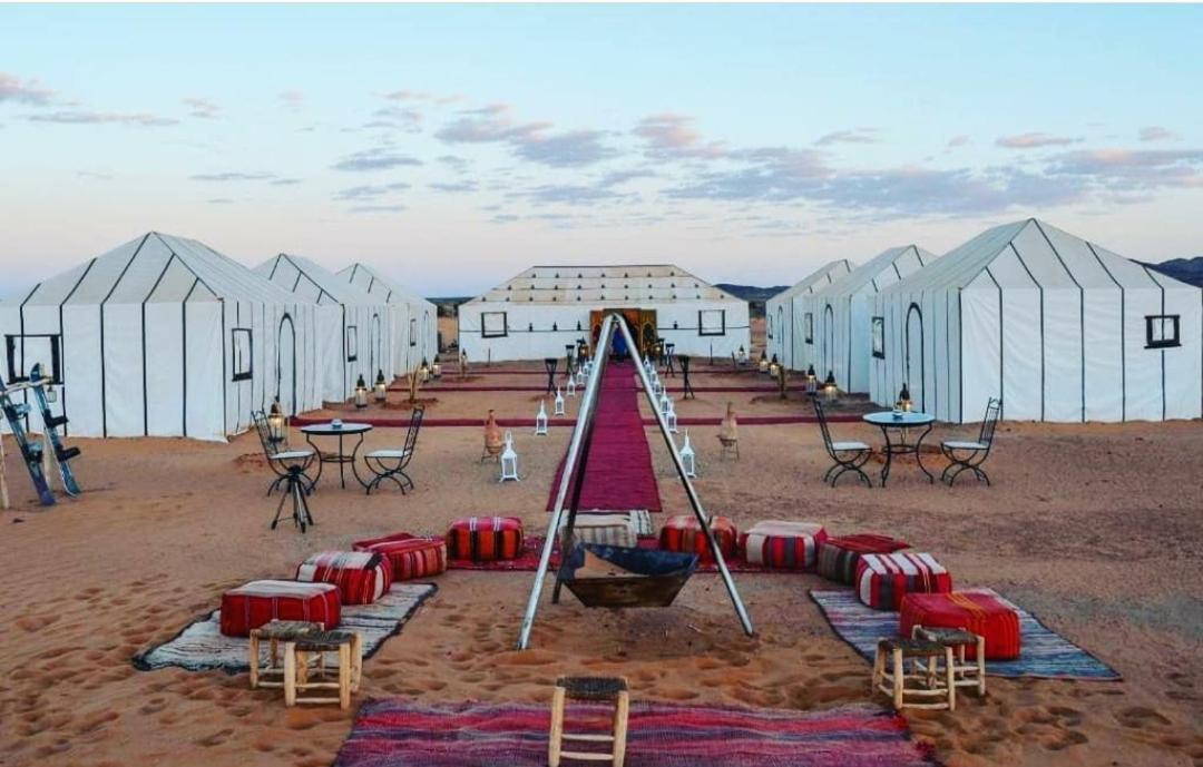 Sahara Luxury Tented Camp Мерцуга Екстериор снимка